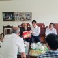 Đồng chí Trịnh Xuân Thuý; Tỉnh ủy viên,  Bí thư huyện uỷ  huyện Yên Định, thăm, tặng quà nhân kỷ niệm 70 năm  Chiến thắng Điện Biên Phủ