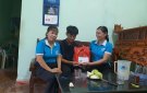 Ngày 28/9/2023 Hội LHPN xã Định Bình tổ chức thăm hỏi, động viên, trao quà cho các em nhỏ có hoàn cảnh khó khăn trên địa bàn xã nhân ngày Tết Trung Thu